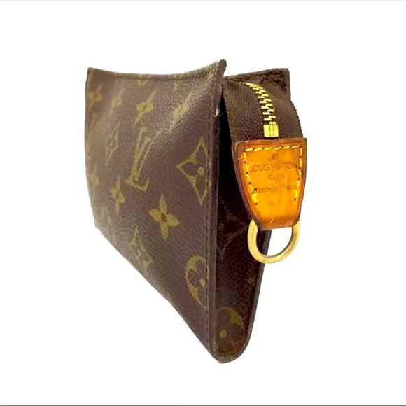 Authentic Louis Vuitton Monogram Cosmetics
Pouch (Bucket GM) Purse Brown - Picture 5 of 10